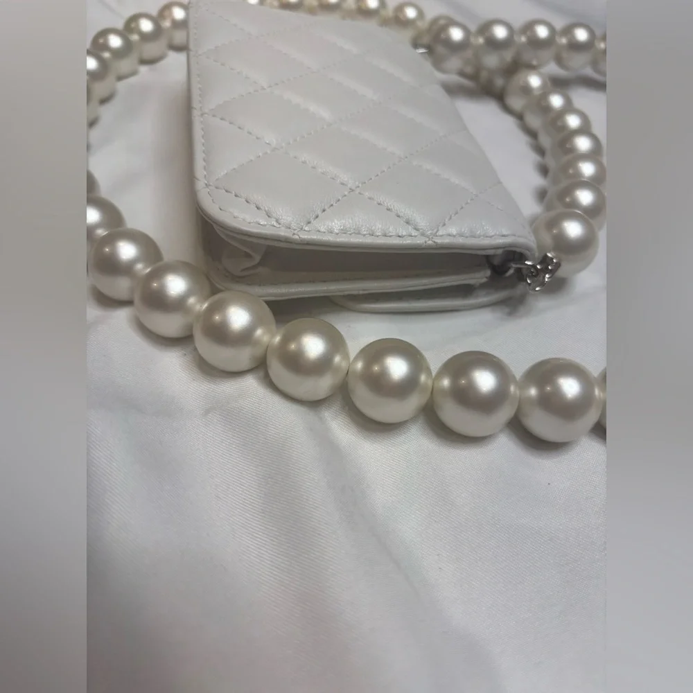 CHANEL MAXI PEARLS Clutch With Chain Bag - Picture 9 of 13